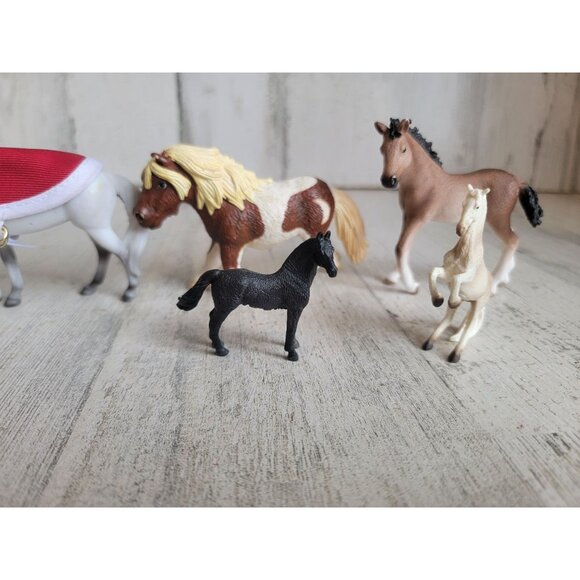 Mini farm horses play animal toy set figure variety - Picture 2 of 9